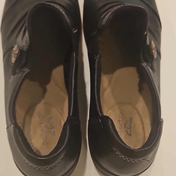 Clarks Black Leather Slip-On Flats Women's Size 9 - Picture 6 of 8